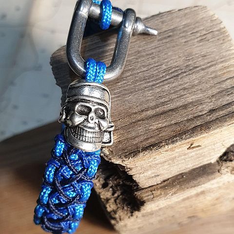 Bransoletka Pirae Skull Blue Stitched