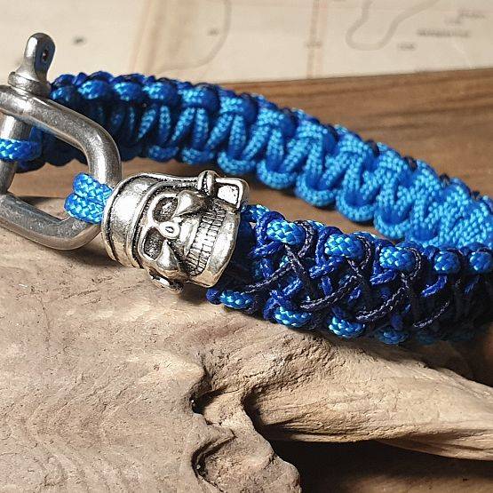 Bransoletka Pirae Skull Blue Stitched grafika