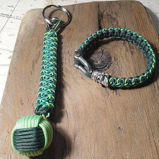 Zestaw Green Stitched - Bransoletka +Brelok grafika